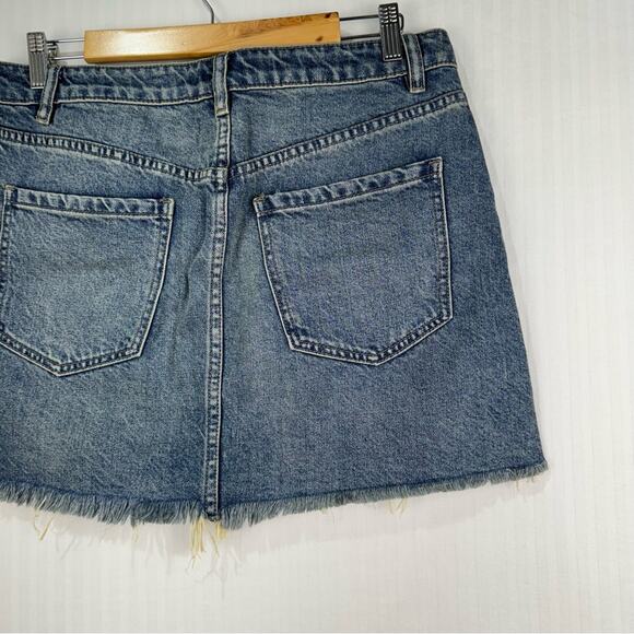 We The Free Distressed Denim Micro Mini Jean Skirt Women’s Size 30 Full Zip Y2K - Picture 8 of 8
